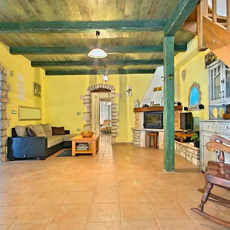 Holiday home Ambrogino