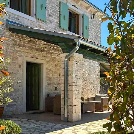 Holiday home Ambrogino *