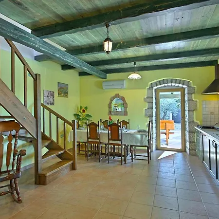 Ambrogino Holiday home Tinjan